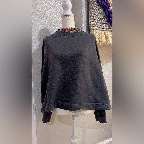 Vuori cropped sweatshirt - Picture 1 of 6